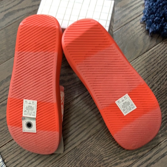 Ugg Ruette Hilama Slide Size 6 - Picture 3 of 4